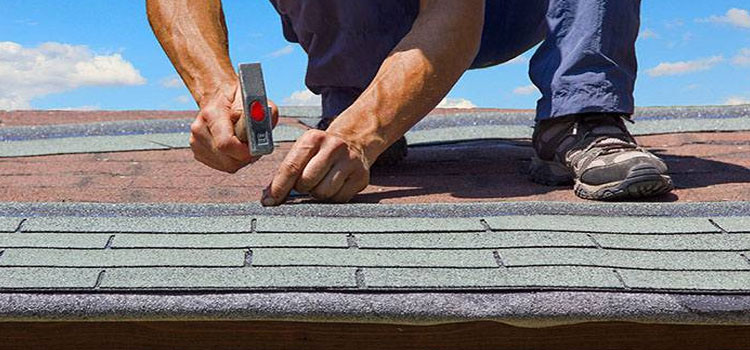 asphalt-shingles-roof-maintenance-Gardena